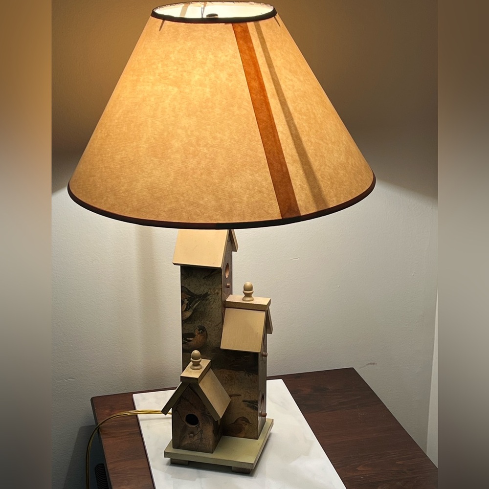 Vintage Bird Houses base lamp, 24” tall in good condition, distressed style